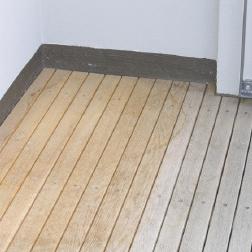 Außenterrasse nach Maß aus hellem Holz