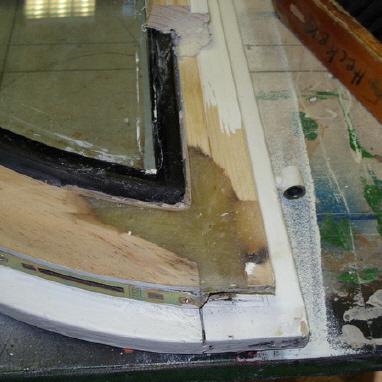 Detailaufnahme Fensterrahmen auf Werkbank Tischlerei Hecker