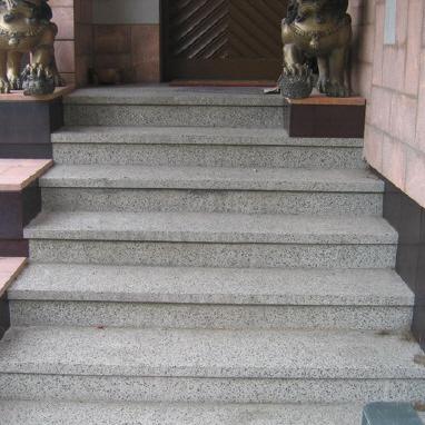 Veredelung Treppenaufgang vor Eingangstür