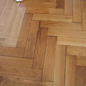 Holzfußboden nach Maß Holzfußboden nach Maß mit Musterung